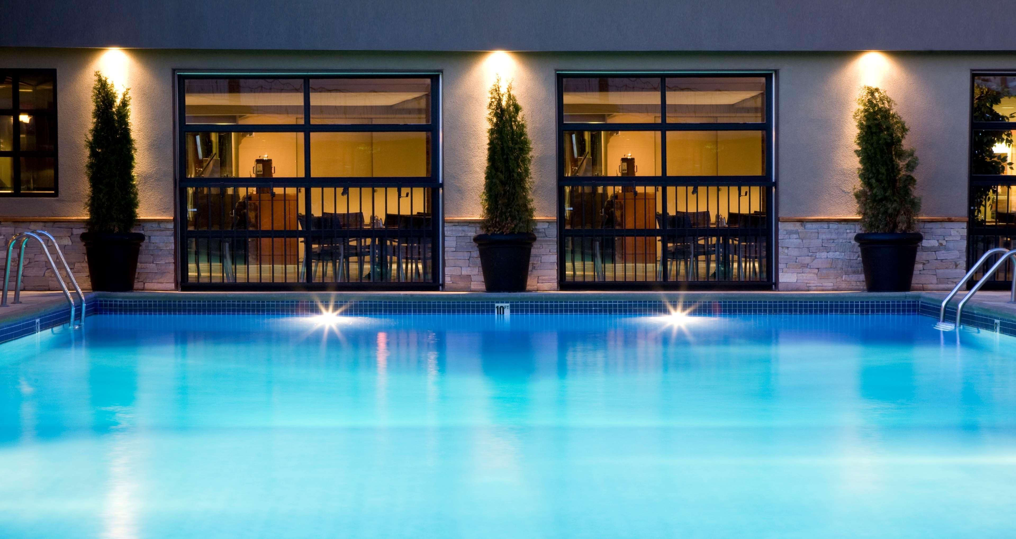 Coast Capri Hotel Келоуна Экстерьер фото