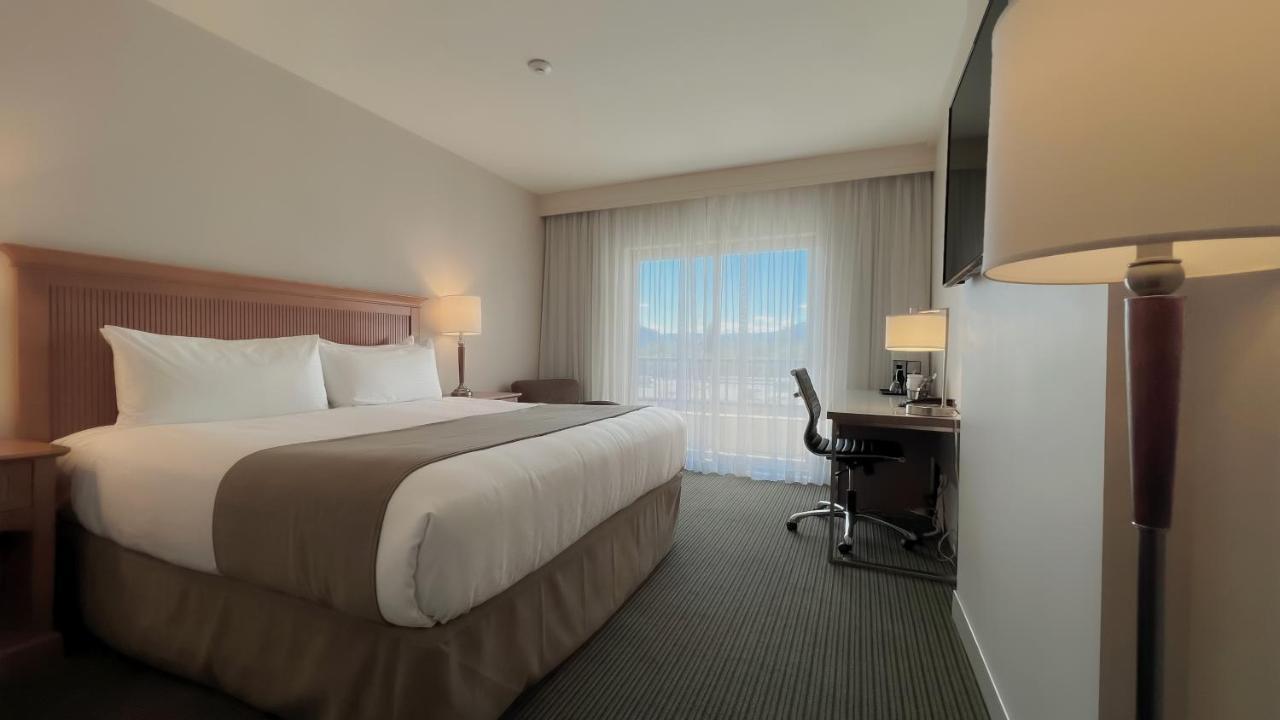 Coast Capri Hotel Келоуна Экстерьер фото