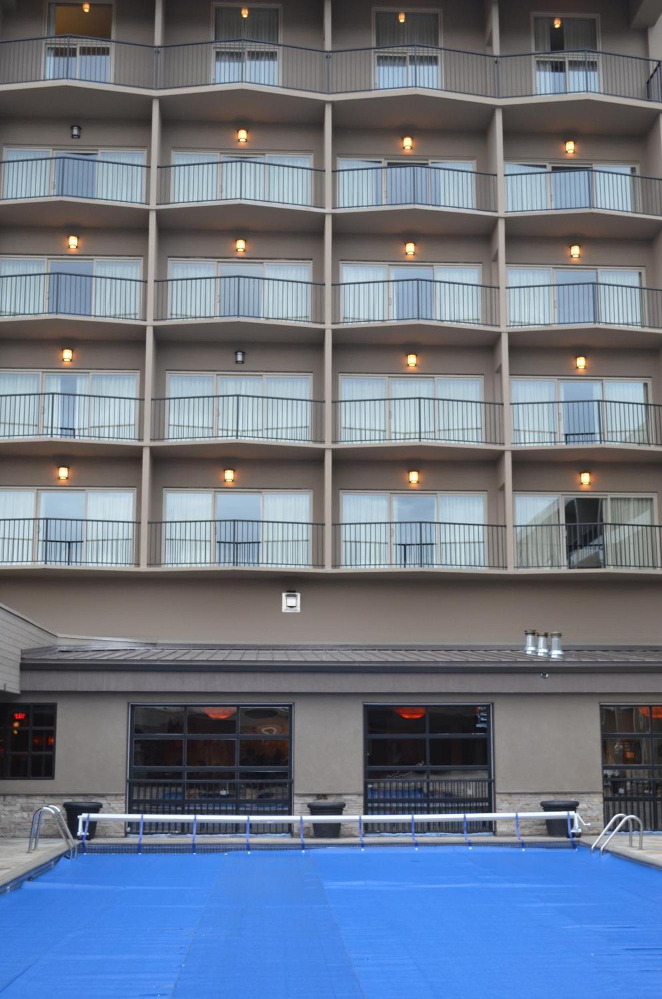 Coast Capri Hotel Келоуна Экстерьер фото