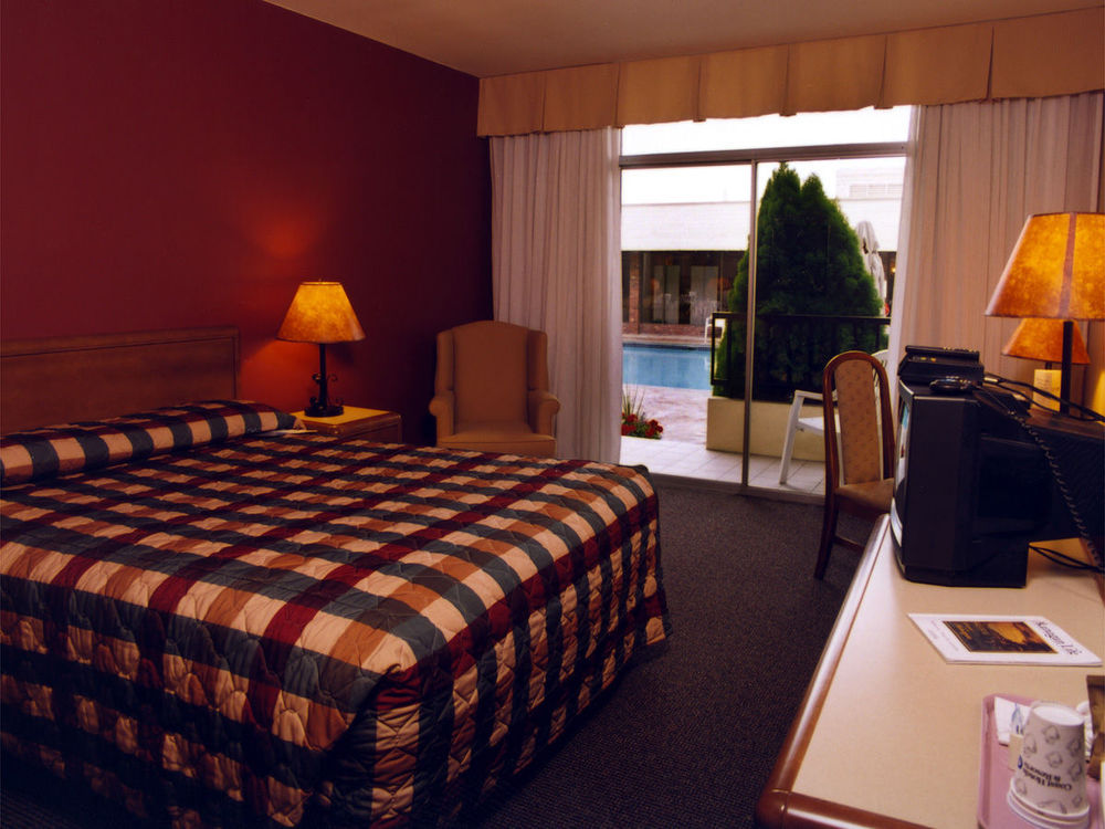 Coast Capri Hotel Келоуна Номер фото